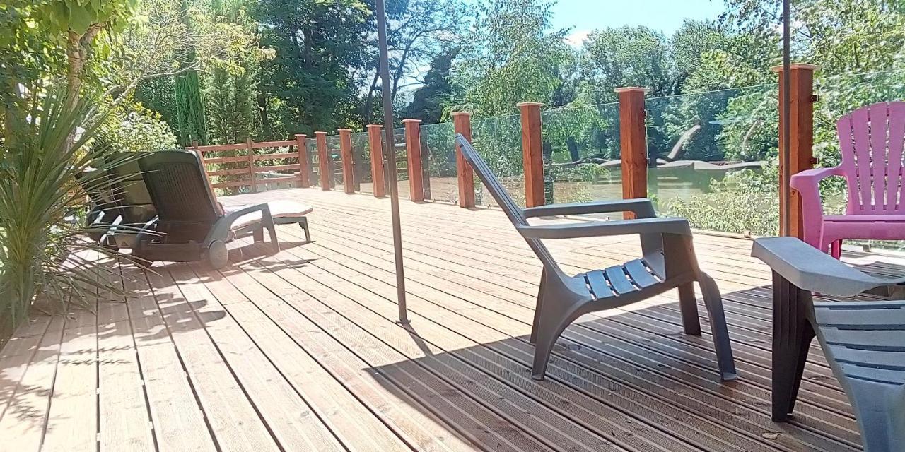 Liberlulle at La Brise Villa Puy-lʼÉvêque Esterno foto